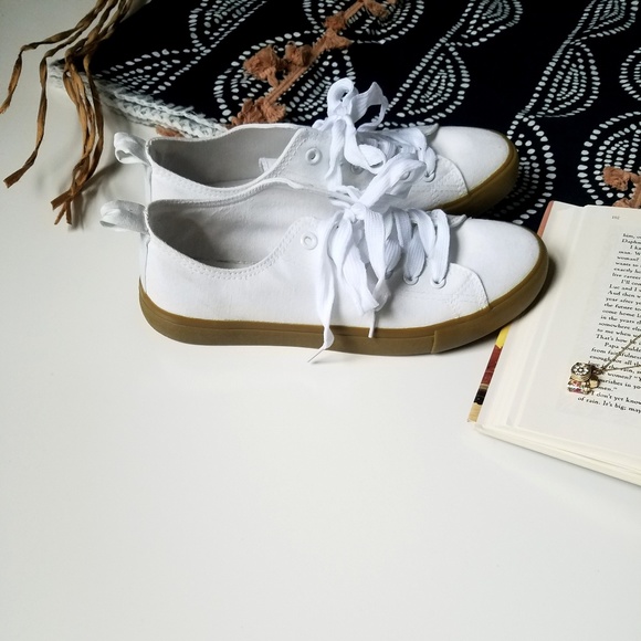 Trendy White Sneakers Size 10 - Picture 3 of 5